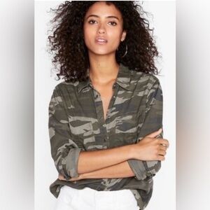 Lucky Brand Women's Green Camo Button Down Shirt Size Large